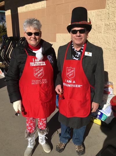 Mayor Art Riddle and his Wife Mari Volunteering