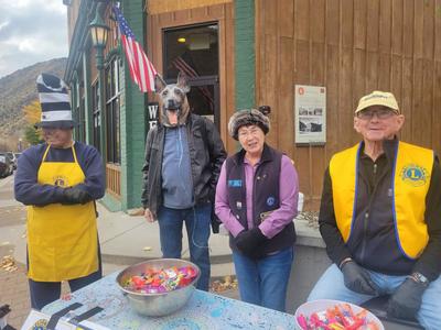 Lions Club in Costume